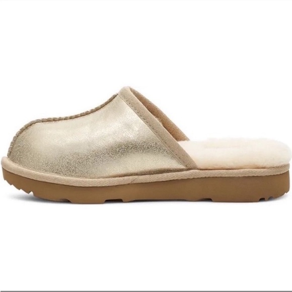 UGG Kids Keegan Metallic Slipper Gold Shimmer Faux Fur Lined Slip-On Shoes NWT - Picture 2 of 14